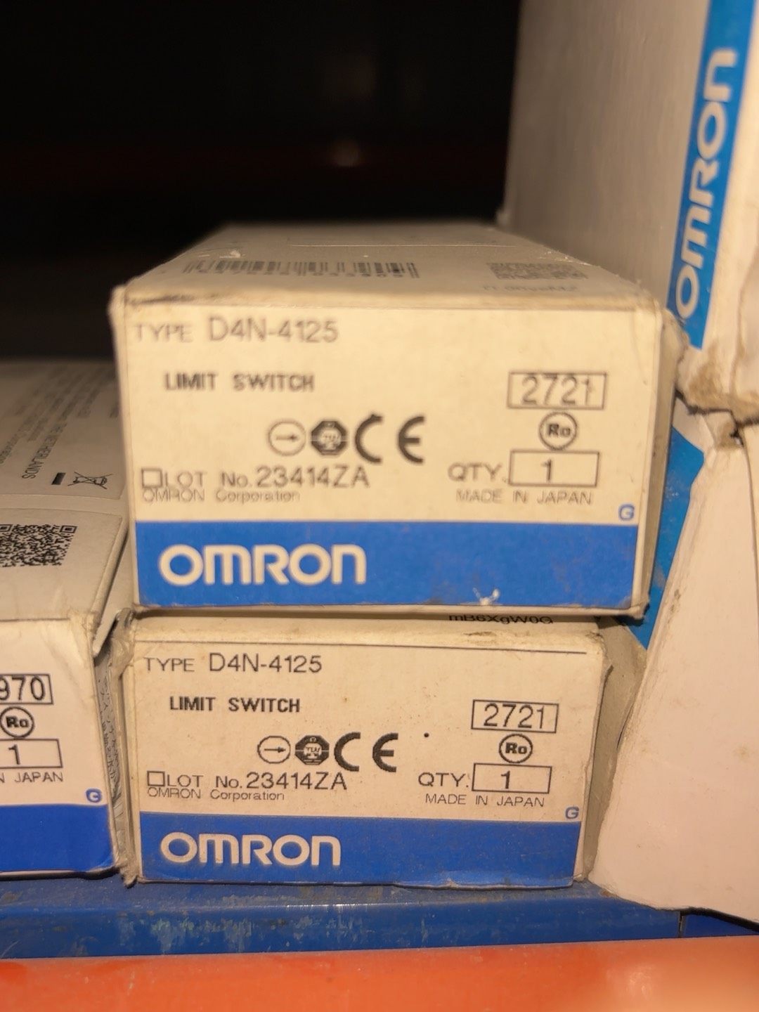 正品全新原包欧姆龙行程开关