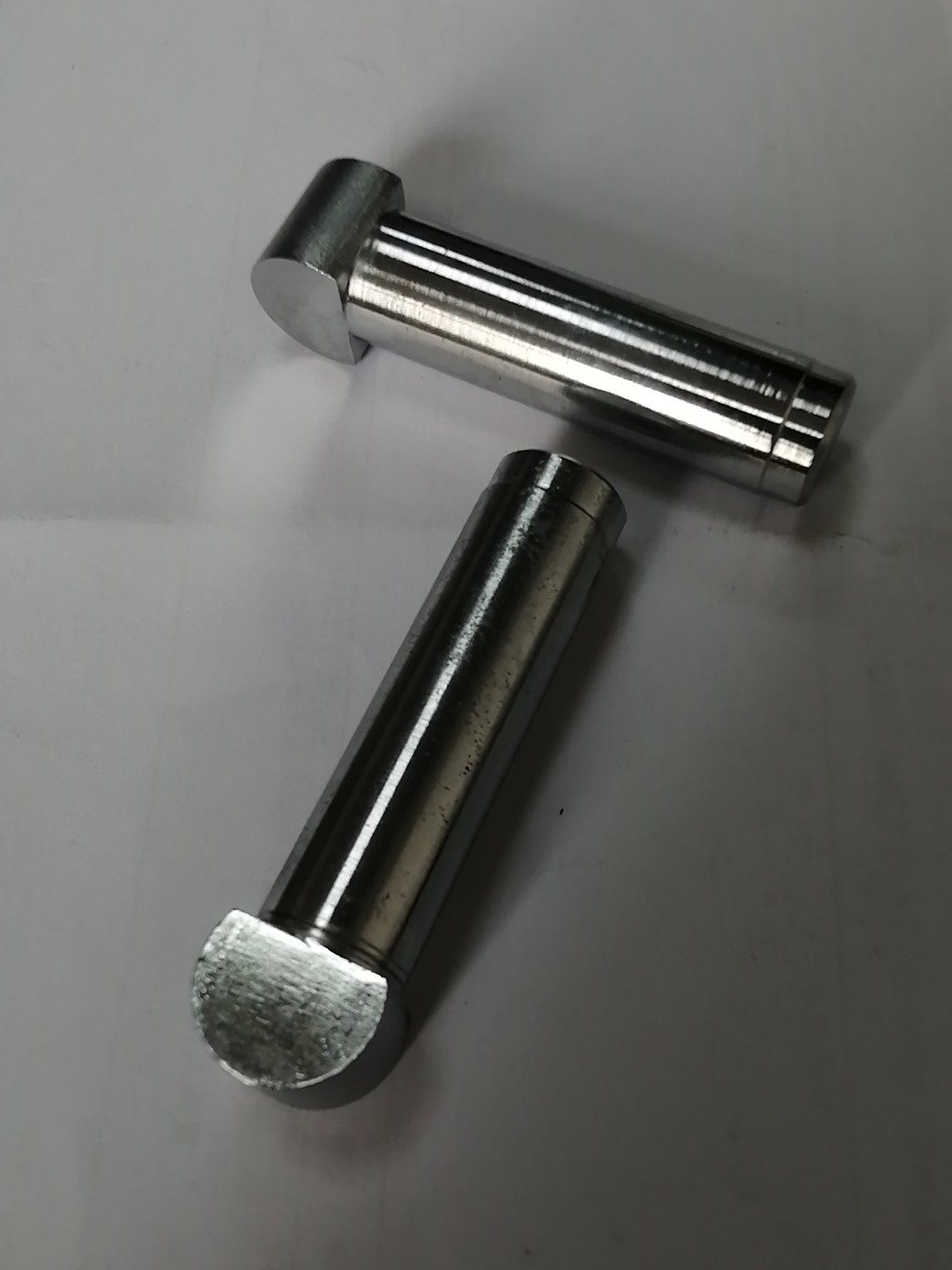 兹韦克Z600液压油缸铜套定位销少量存货，Z250定位销一个