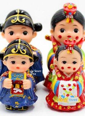 韩国民俗树脂人偶朝鲜族新郎新娘摆件情侣卡通人偶韩服娃娃装饰品