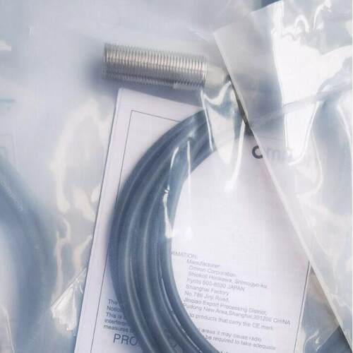 全新销售直流3线电感式接近开关E2E-X15C330-M1 E2E-X15C1L30-M1