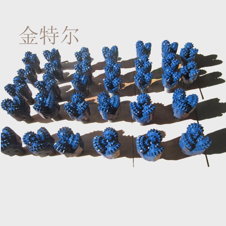 118mm钢齿牙轮钻头 现货供应 钢齿三牙轮钻头 软地层牙轮钻头