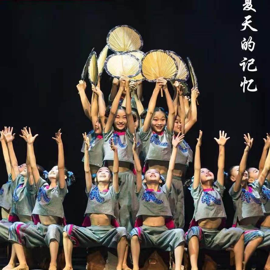 第十三届小荷风采夏天的记忆儿童演出服扇子道具表演服六一舞蹈服