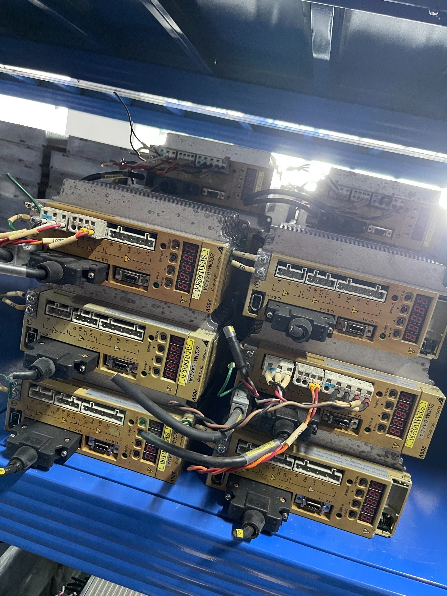 YASKAWA安川SGDM-04ADA伺服驱动器，型号SGD