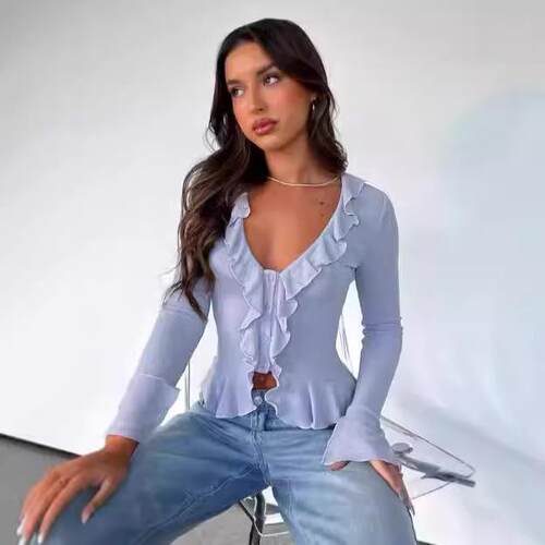 Chic and Versatile Women's Long Sleeve Crop Top: