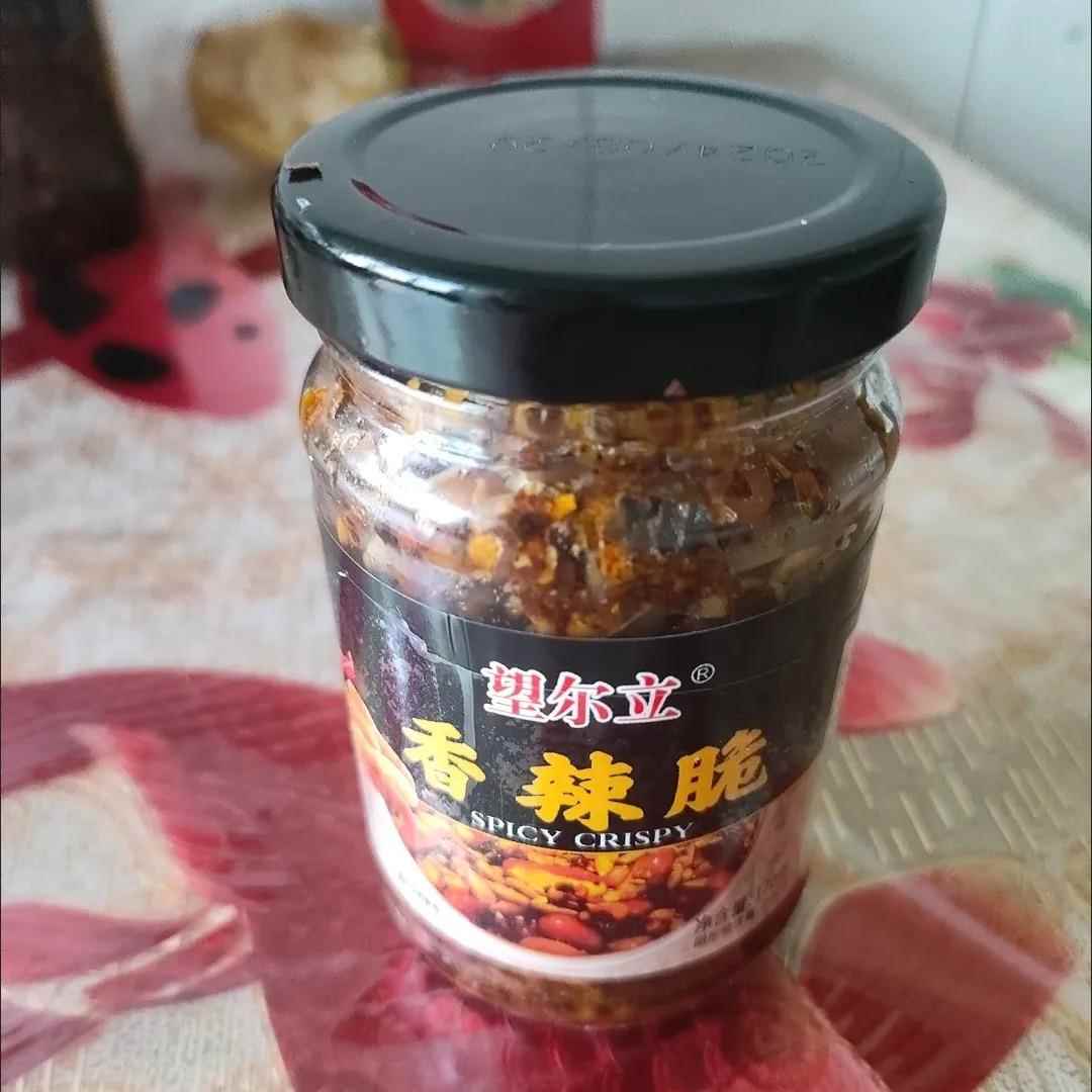 新货花生五仁辣椒酱香辣脆油泼辣子下饭油辣椒拌饭拌面凉拌菜凉皮