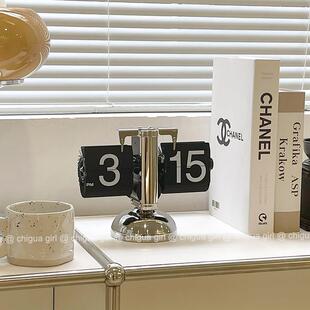 Ins风创意自动翻页时钟 饰品钟表拍照摆件简约机械时钟 覆古客厅装