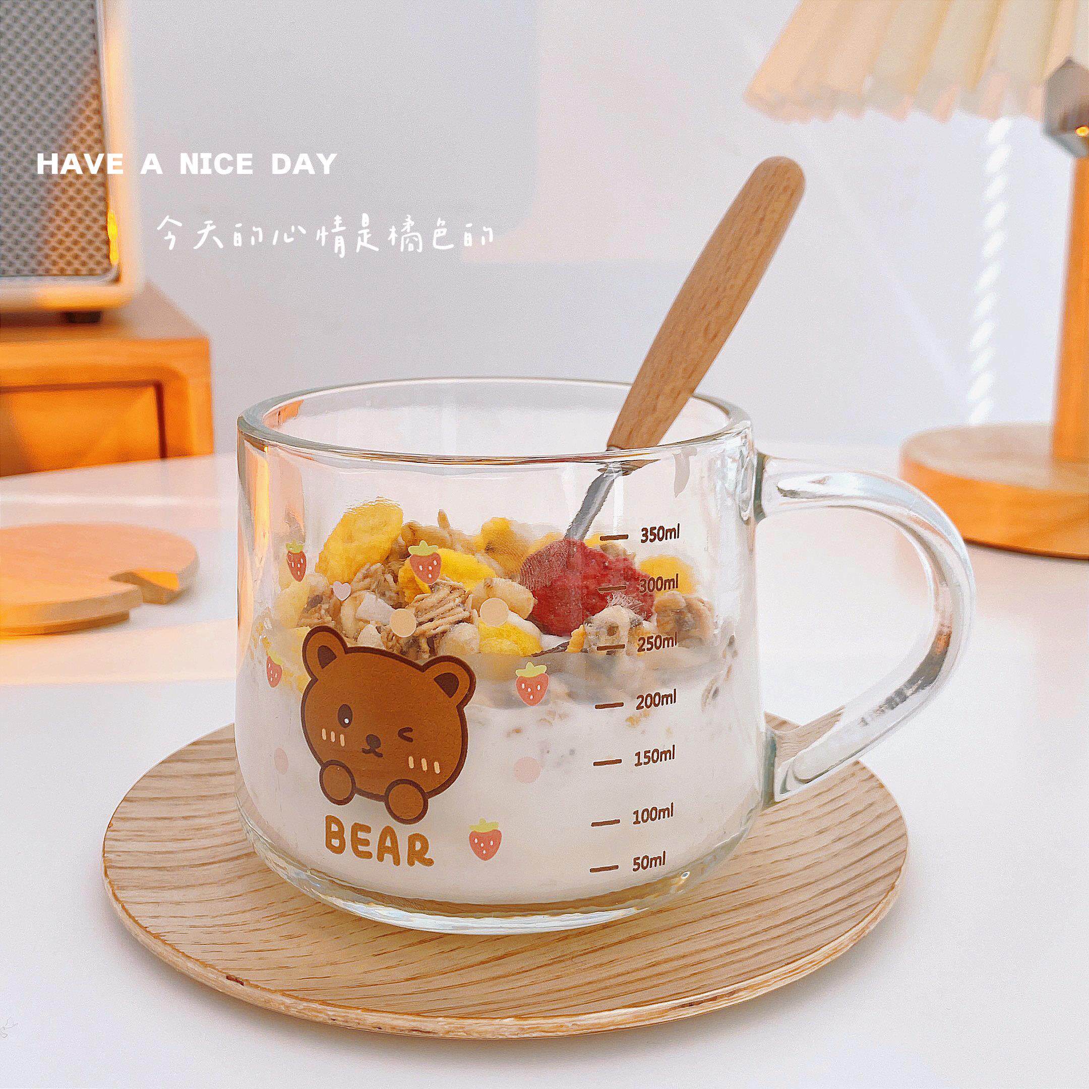 水杯玻璃早餐杯家用耐高温高颜值带刻度牛奶杯吸管杯燕麦杯加盖勺