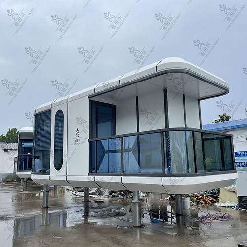 网红户外打卡苹果仓可移动式景观酒店度假村旅游景点科技感民宿