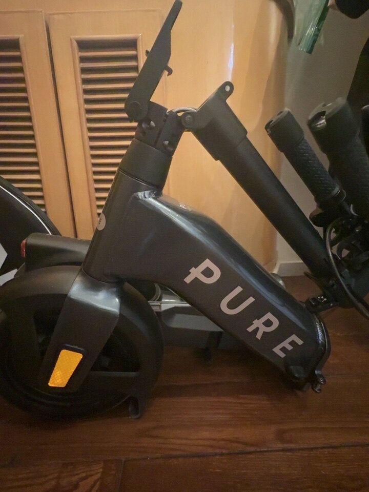 Электросамокат PURE ELECTRIC S010/S008m: Умный Складной Самокат для Города. Пиковая мощность 710 Вт, запас хода до 50 км, IP65 водонепроницаемый, как у пилотов F1. Идеален для городских поездок photo review