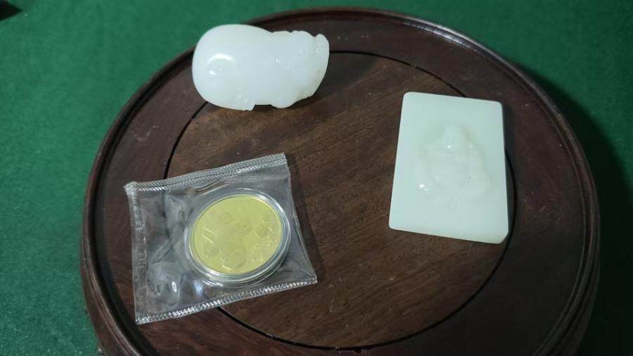 【京械7708】企业库房清理处置物品一个（未知材质未鉴定，非专业人士谨慎竞拍）