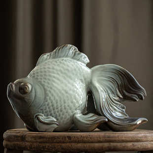 创意陶瓷龙鱼摆件一对办公室书柜书桌桌面摆设客厅招财家居装 饰品