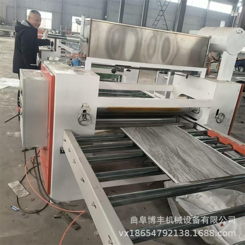 PVC地板革不干胶背胶机 铝箔玻纤布涂胶机 EVA泡棉离型纸复合机器
