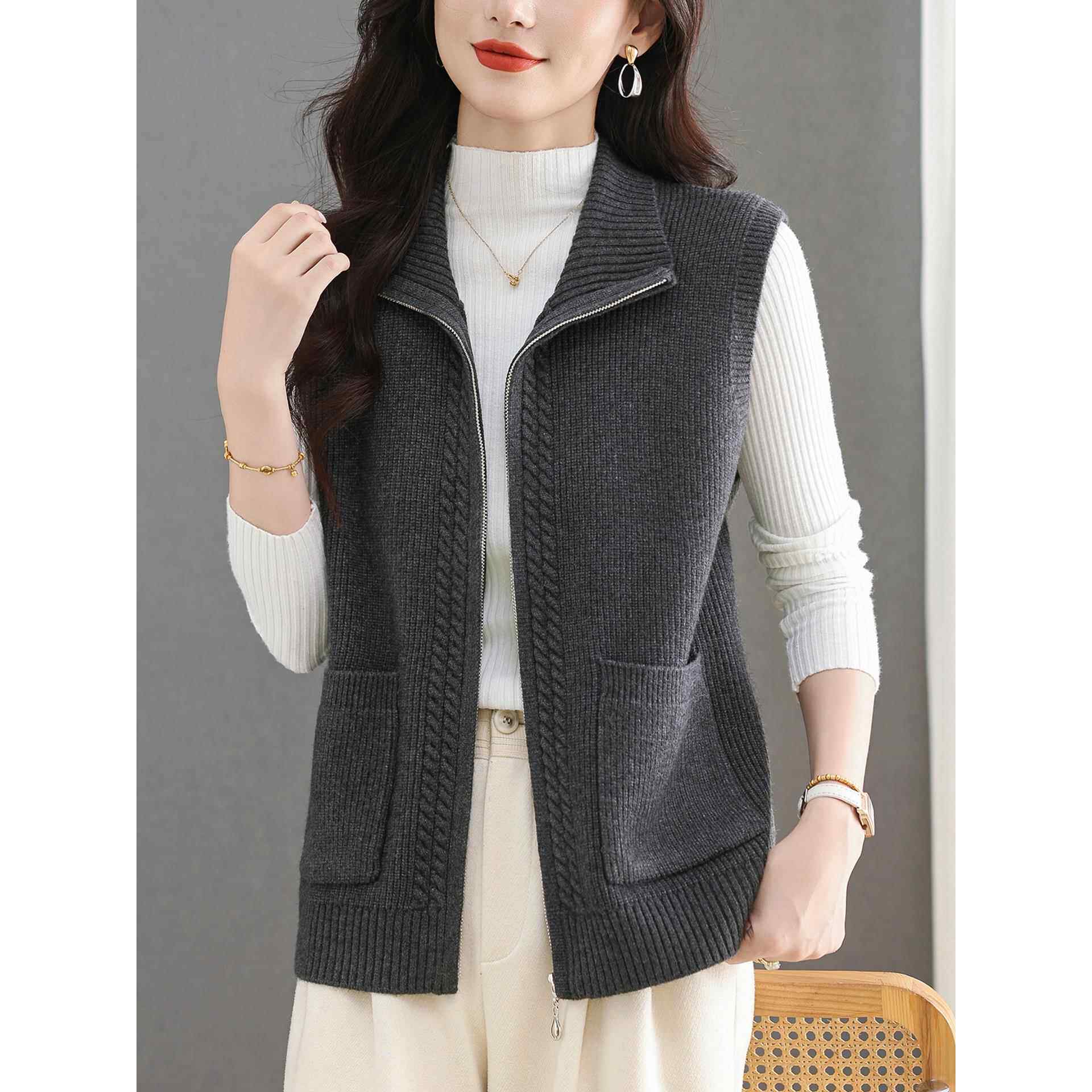 中年妈妈装春秋新款针织马甲开衫女宽松大码洋气减龄毛衣背心外套