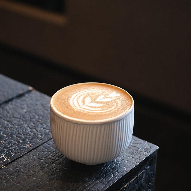 他山集.包邮日式陶瓷竖纹咖啡杯 手握拿铁平白拉花杯蛋杯 230ml