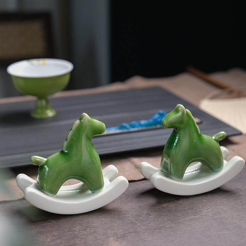 陶瓷绿马茶宠摆件精品 创意摇摇小马家居摆件 客厅书房家居装饰品