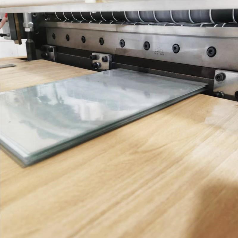 SBK用型卷筒薄膜裁片分实膜装机复合膜横切机PVCPT切片E机卷切割