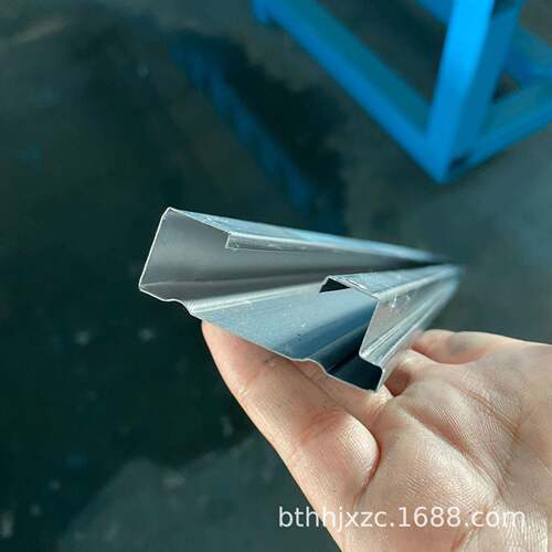 插接式外墙角铁成型百叶窗机器光伏水槽机M型水槽水槽成型