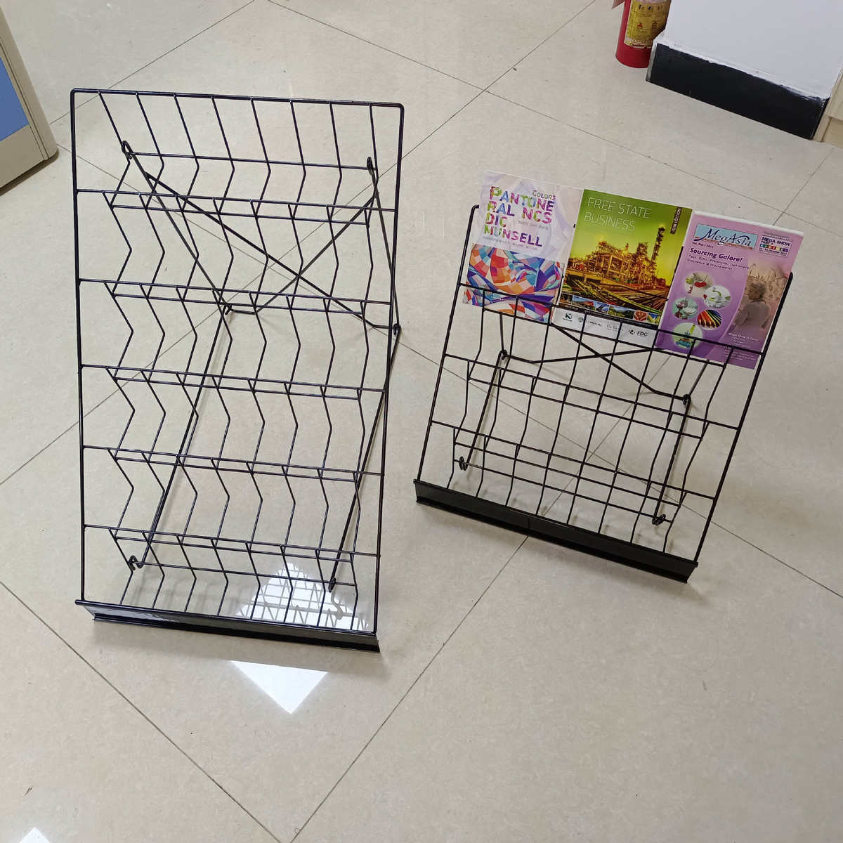 铁制四层可折叠书架商超书店图书展示家用摆台画册展架铁艺杂志架