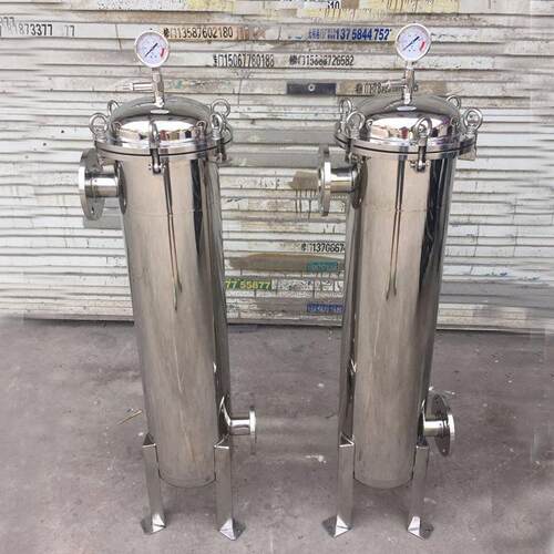 厂家大量供应单袋10-20吨DN50加厚不锈钢2号布袋式过滤器