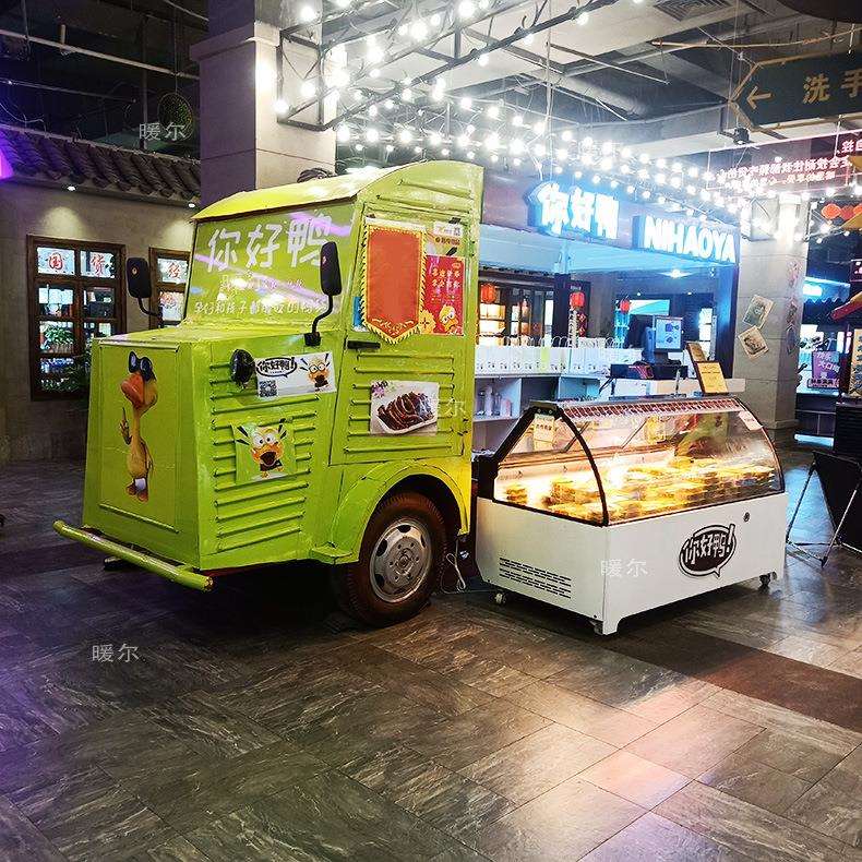 步行街异形鸭货售卖车 卤味美食餐饮造型车模型大型活动引流摆件