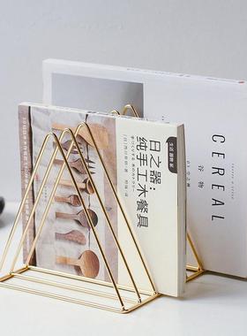 北欧风简约铁艺三角杂志报刊架摆件书房办公室桌面创意书架装饰品