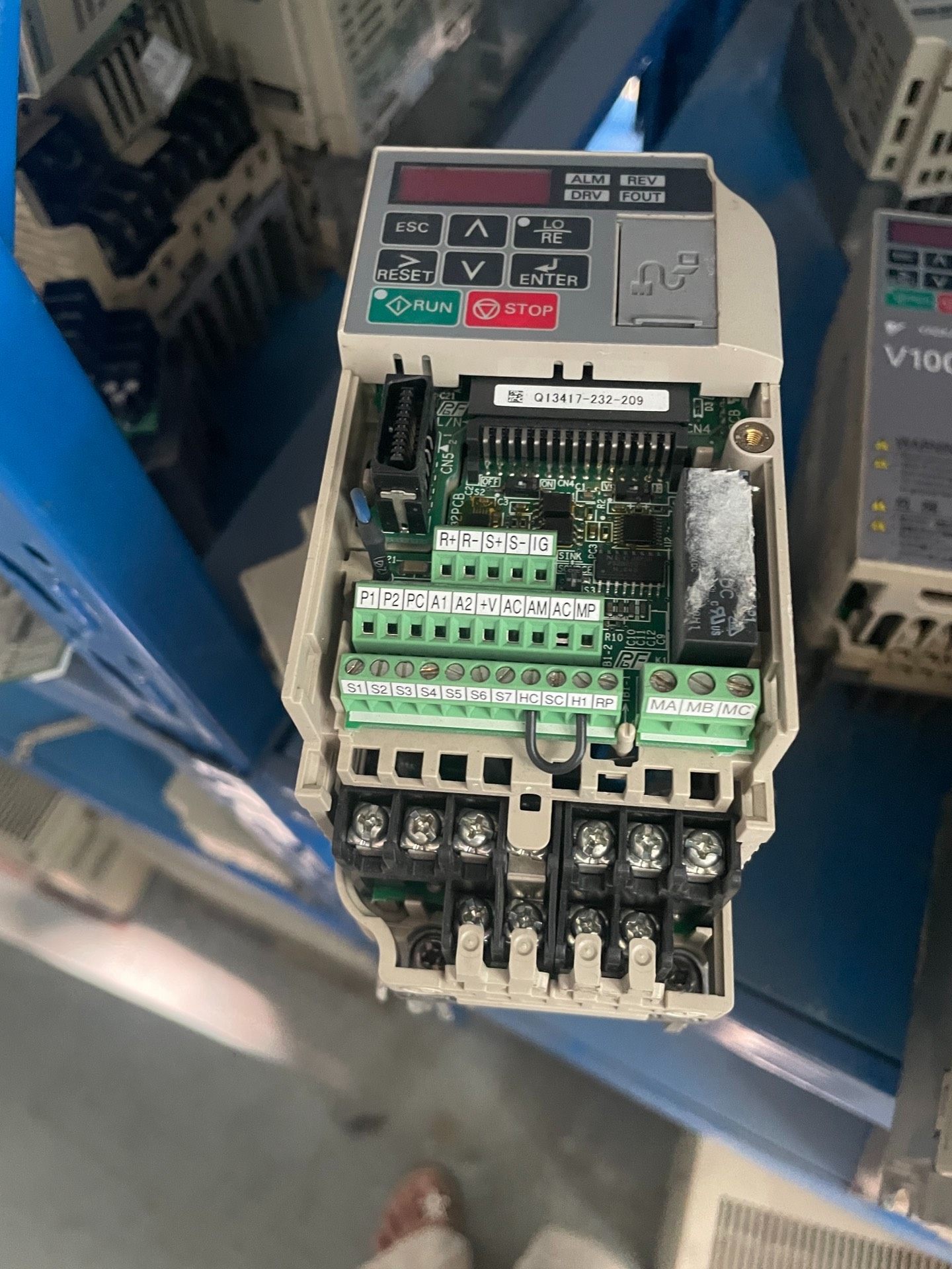 CIMR-VBBA0003BAA 安川变频器没有盖子 功能完