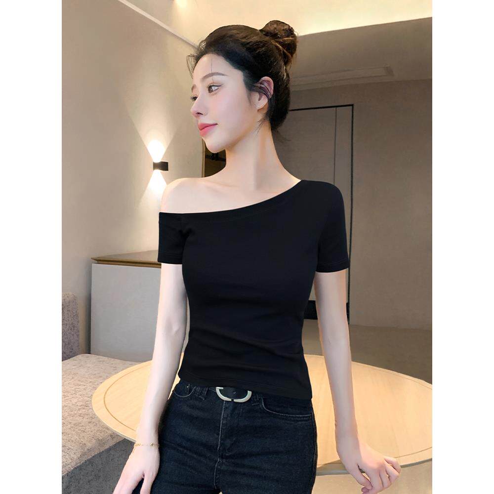 黑色露肩短袖女t恤夏2026新款不规则设计感小众修身显瘦斜肩上衣