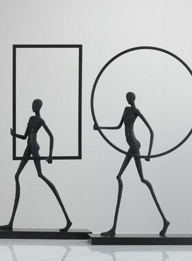 现代简约合金托框人摆件样板间售楼处书房客厅米兰器装饰品