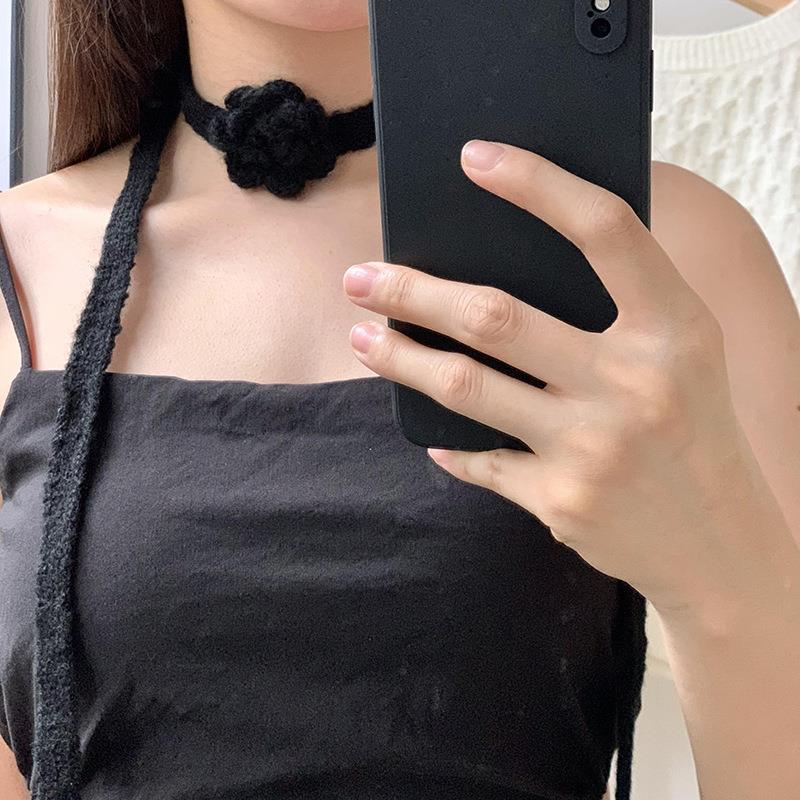 黑色丝带系脖长条丝巾针织