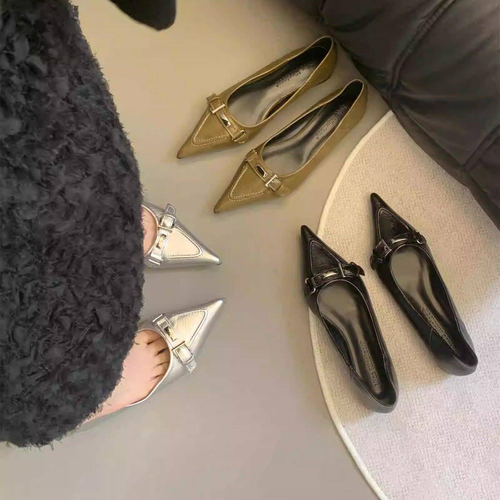 潮牌2025春季皮带扣尖头显瘦平底单鞋气质金属扣软底浅口女鞋瓢鞋