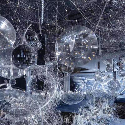 蓝婚庆星空吊顶装饰FUS网舞细台软造型六光拧边云雾网商场花铁丝