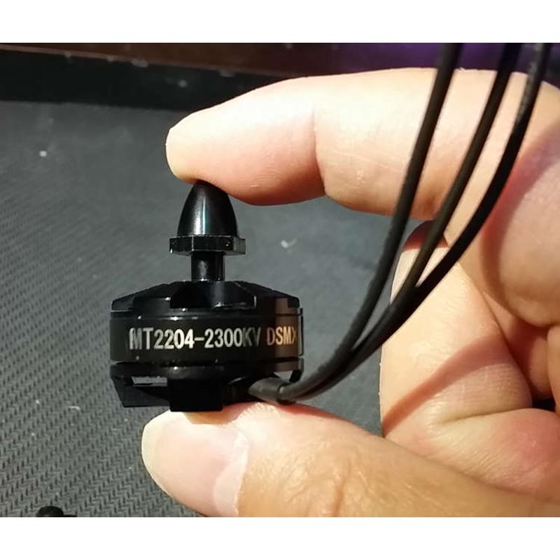 到手飞航模D2204无刷电机2206马达KV2300正反牙自锁穿越机FPV入门