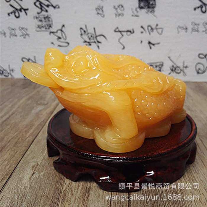 米黄玉金蟾摆件三足金蟾玉石金蟾摆件貔貅麒麟铜摆件