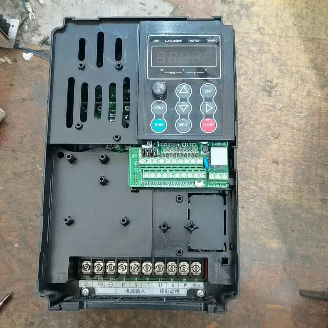 标价是空箱-默贝克变频器MBK300-7R5G/011PT4，7.5/1议价