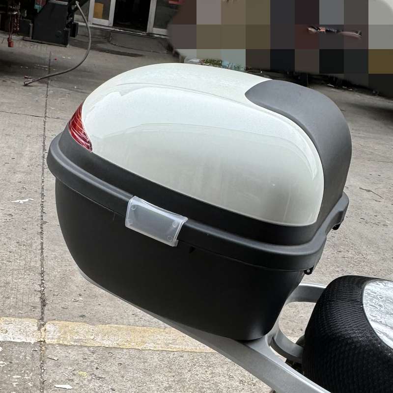 通用雅迪电动车爱玛台铃小刀大容量圆尾箱后备箱置物箱储物工具箱