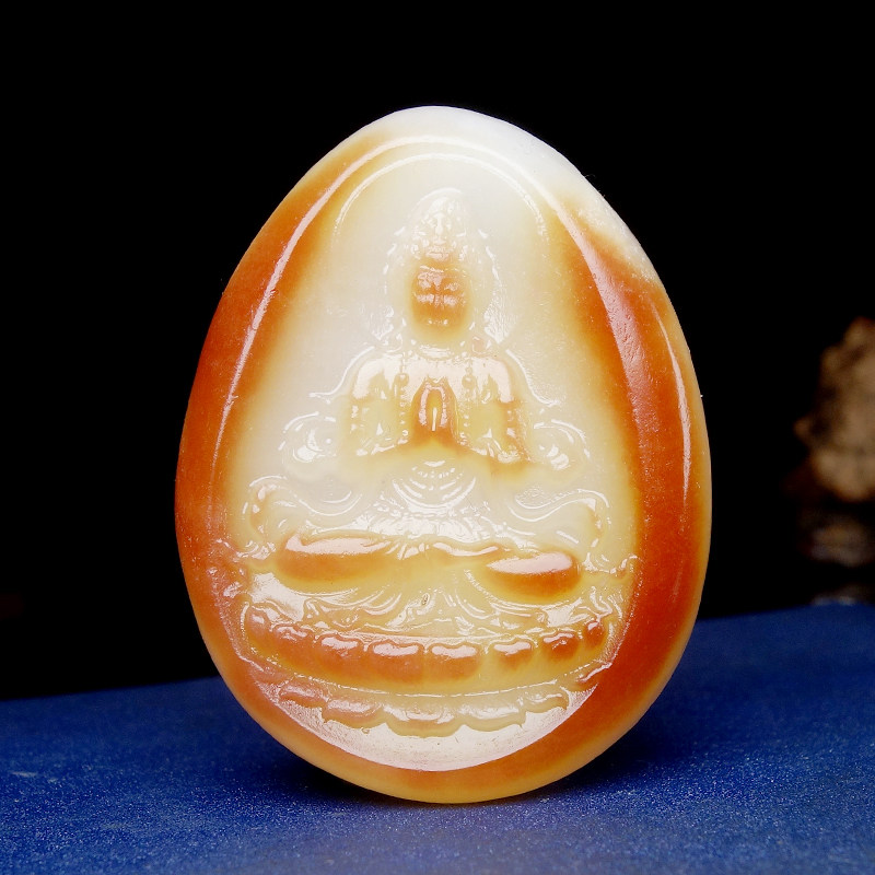 坐莲观音新疆保真和田玉白玉籽料洒金皮苏工精雕吊坠挂件53.40g