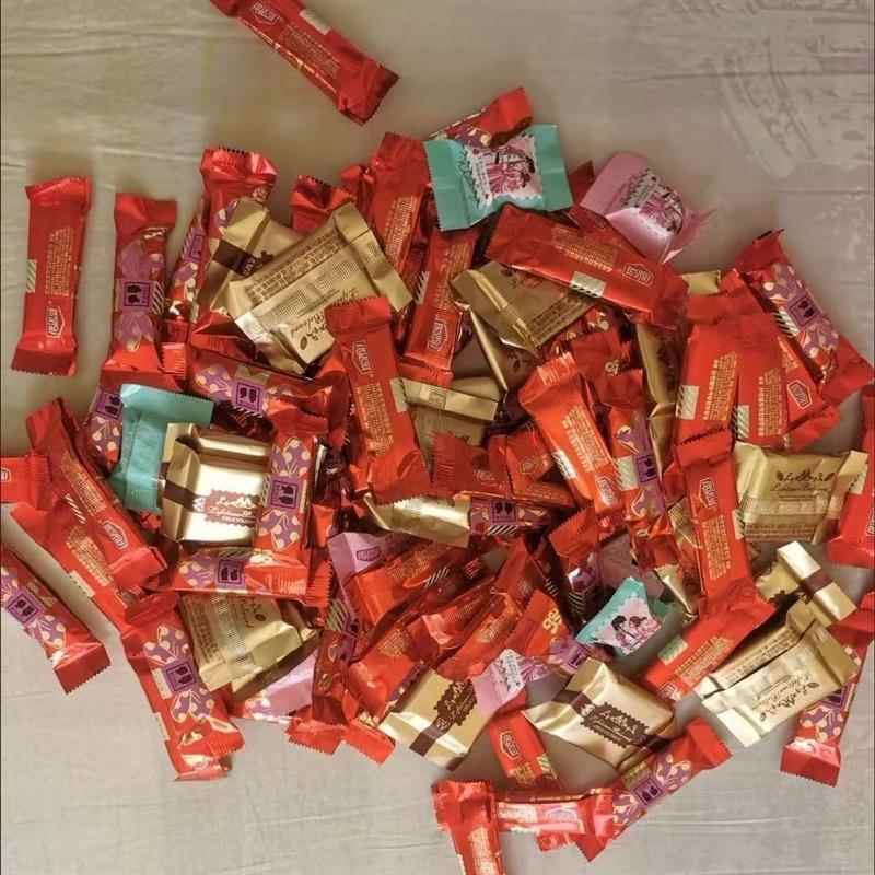 超实惠多种包装代年可可脂巧力糖散克装混装UOR休闲货零食结婚糖