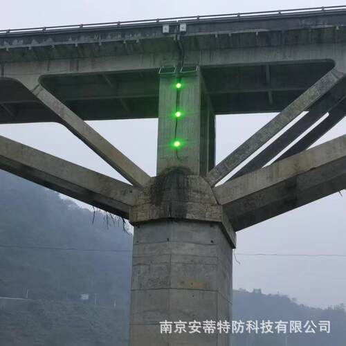 桥涵灯桥柱灯桥梁导航用智能型太阳能航标灯标牌限高警示用