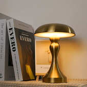 北欧铁艺高脚新款 酒吧餐桌桌面触摸充电LED金属家居卧室轻奢台灯