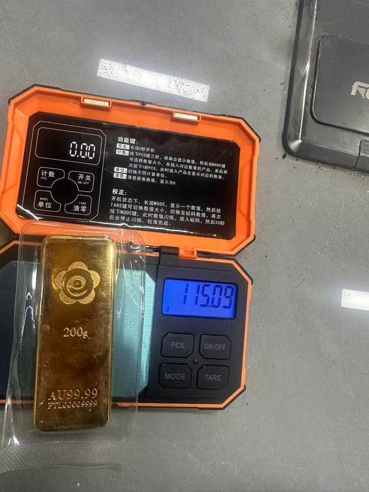 处置银行瑕疵样品“金条”一批重约10公斤材质为紫铜外镀金样品明细随机发货