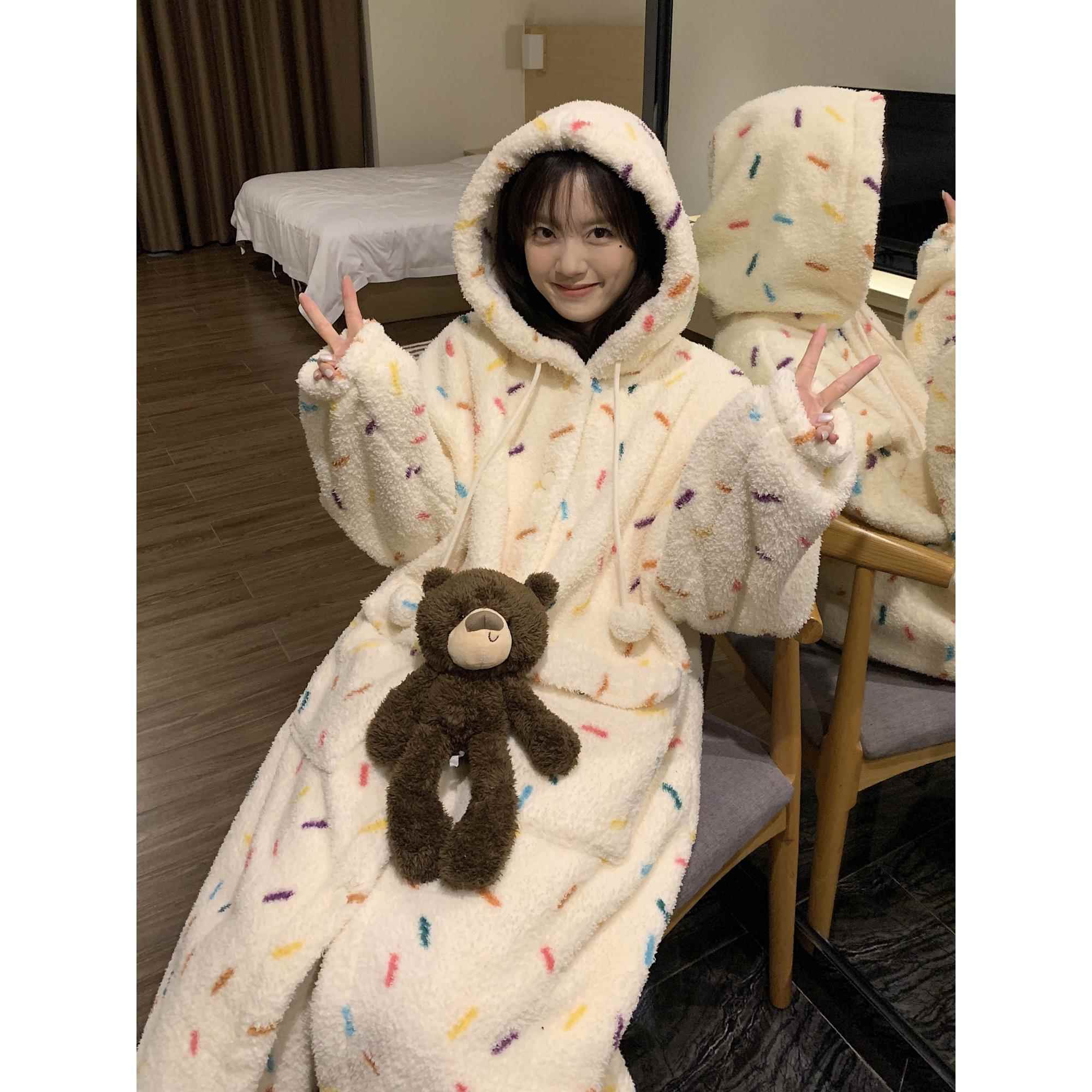 大码珊瑚绒睡袍女秋冬季加厚睡衣套装2024新款彩色印花家居服长袍