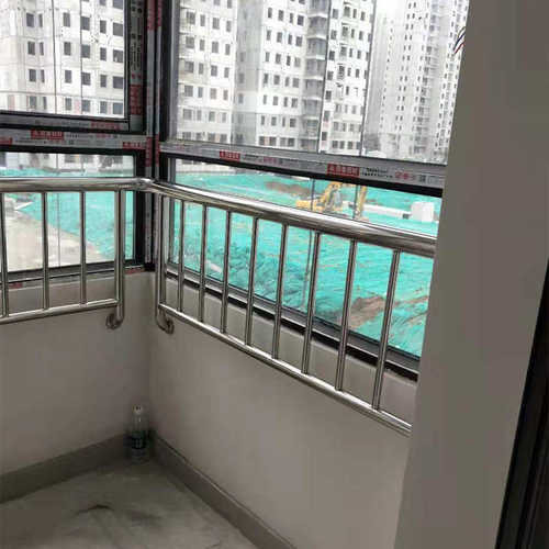 小区栏杆飘家用别墅阳台窗不锈钢防护护栏护栏不锈钢栏杆隔离阳台