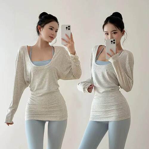 Big collar, hip covering, long sleeved T-shirt, workout