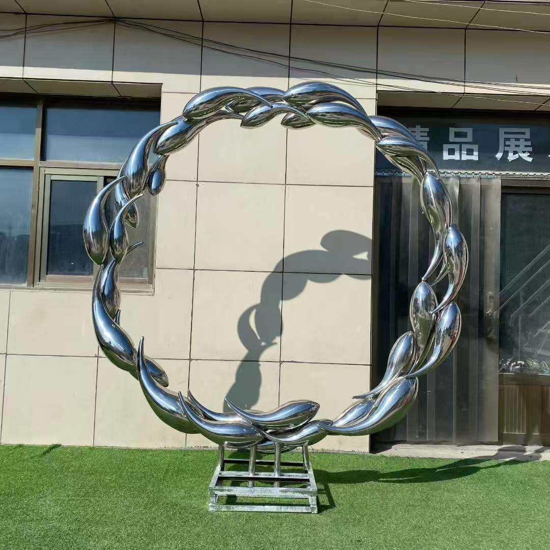 不锈钢圆环鱼组合雕塑透雕园林景观小区创意造型镜面艺术装置厂家