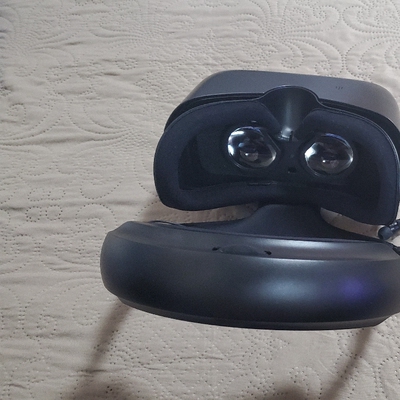 比比看:爱奇艺vr好还是暴风vr眼镜好呢?选错后悔了?