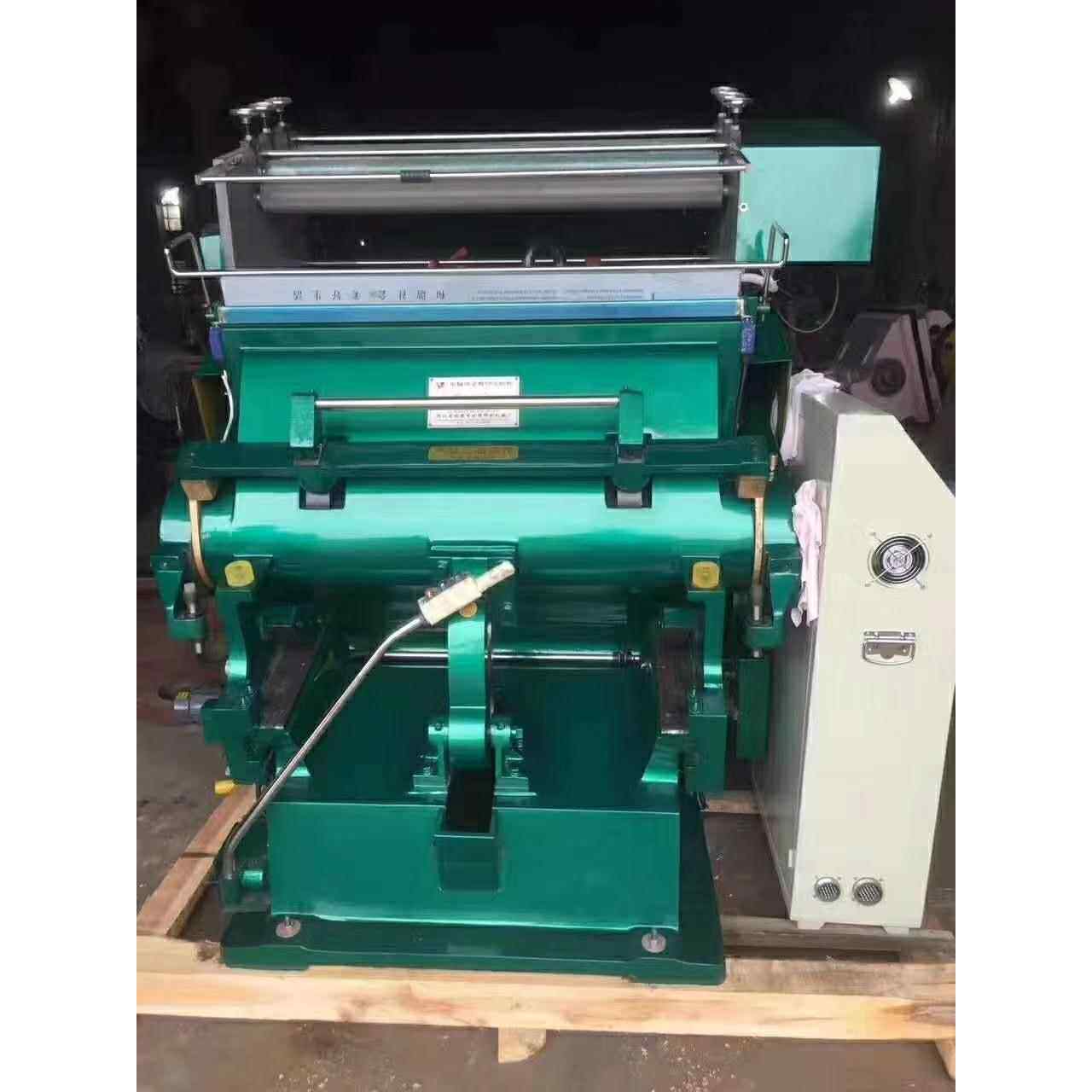 现货供应高性价比930电脑烫金机压痕机闷盒机啤机