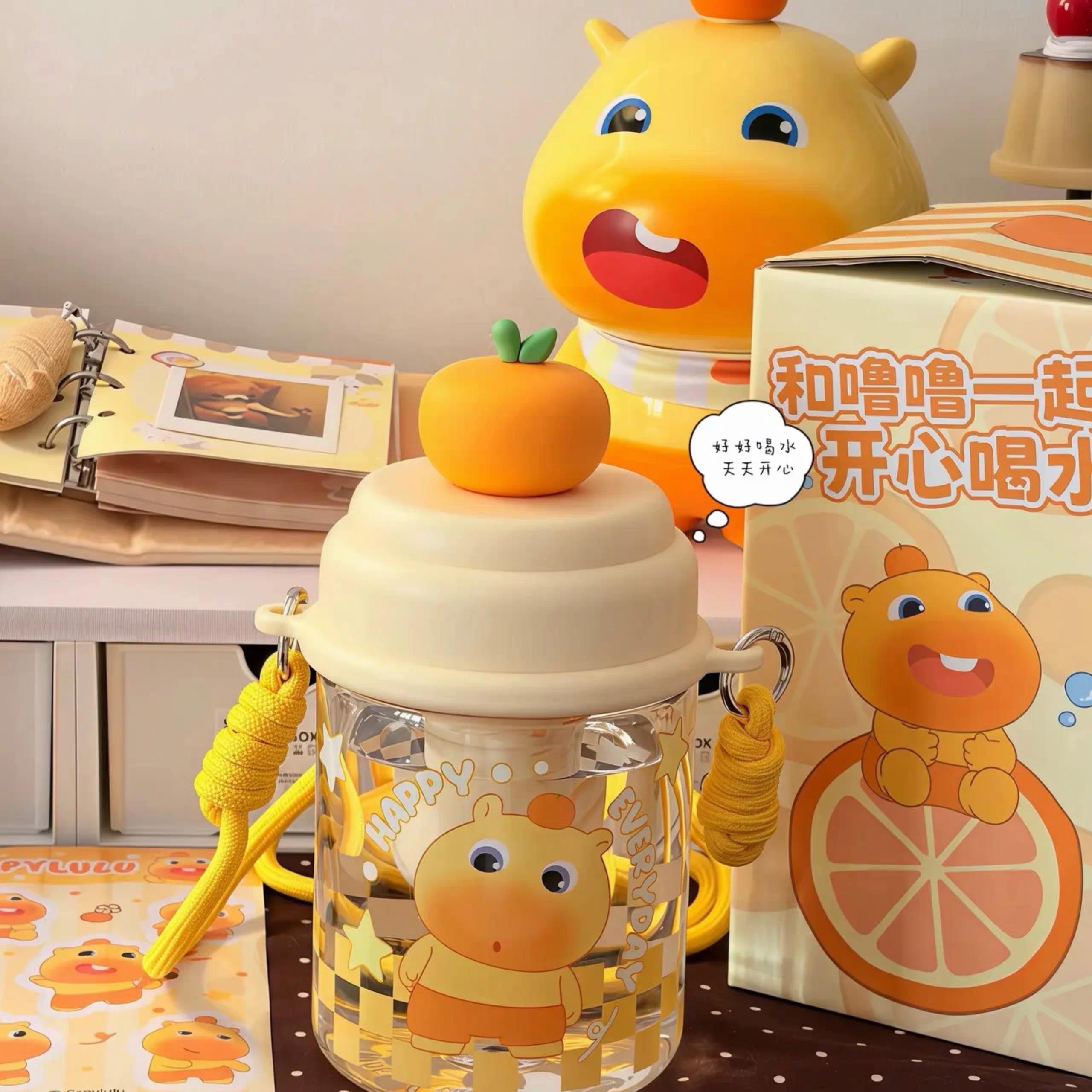 新品水豚噜噜吸管杯可携式塑料随行杯肩带水杯创意朋友情侣女生礼