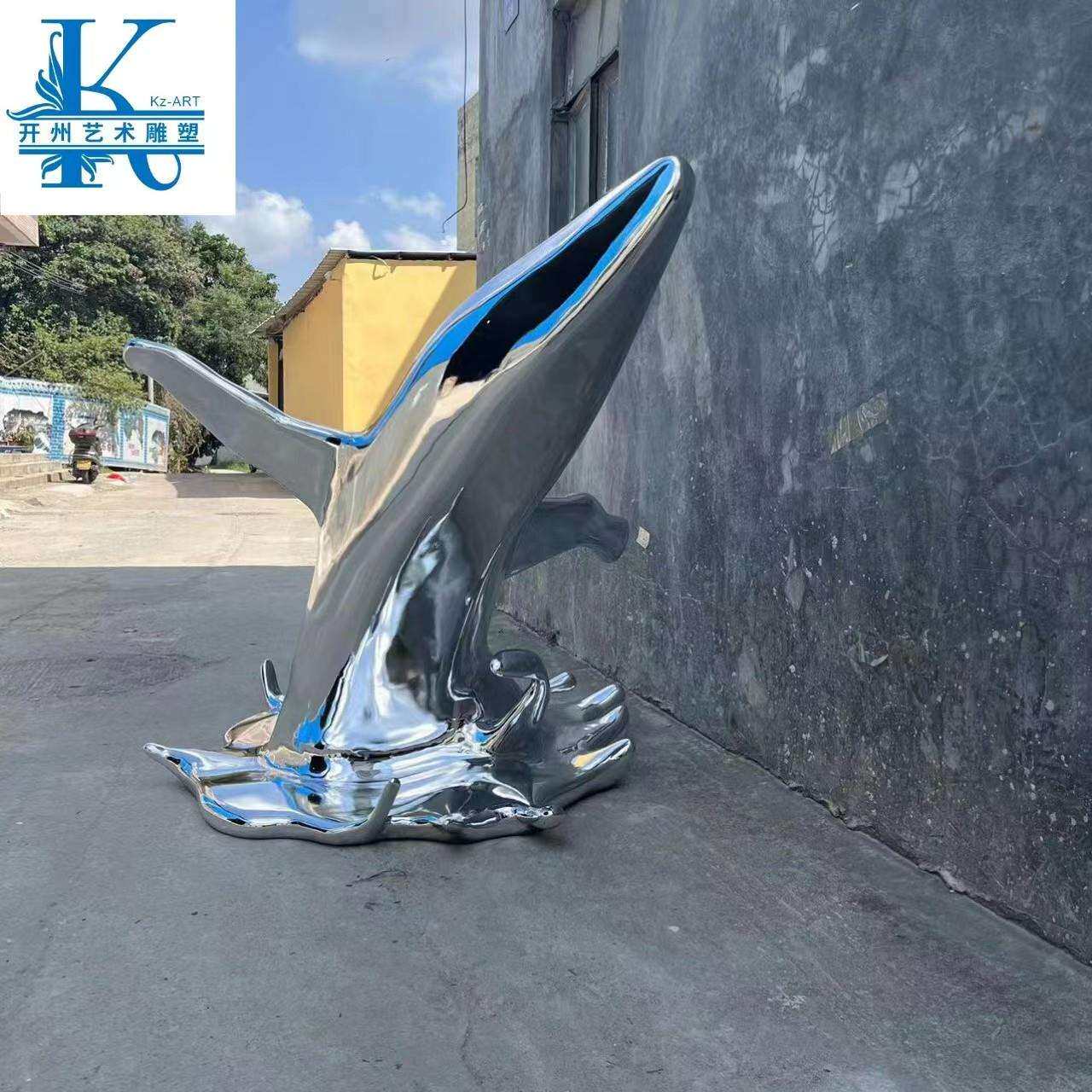 鲸鱼雕塑摆件海豚鲨鱼落地装饰售楼处酒店大堂楼梯间玻璃钢艺术品
