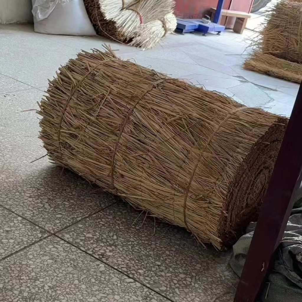 草垛干稻草圆形凳子草垛子草墩圆柱形草堆婚庆拍摄户外装饰道具