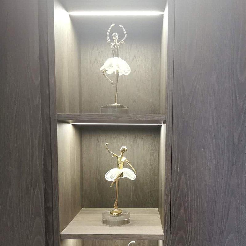 现代轻奢芭蕾舞蹈女孩铜摆饰客厅酒柜餐柜电视柜跳舞装饰品